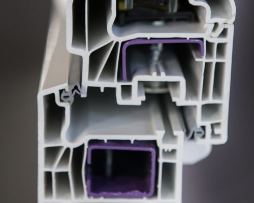 Profilo in pvc taglio termico campionatura con cerniere